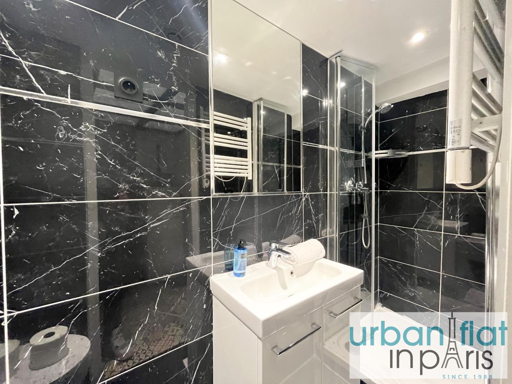 Urban Flat 120 - Charming 3 Bedroom Flat In Le Marais París
